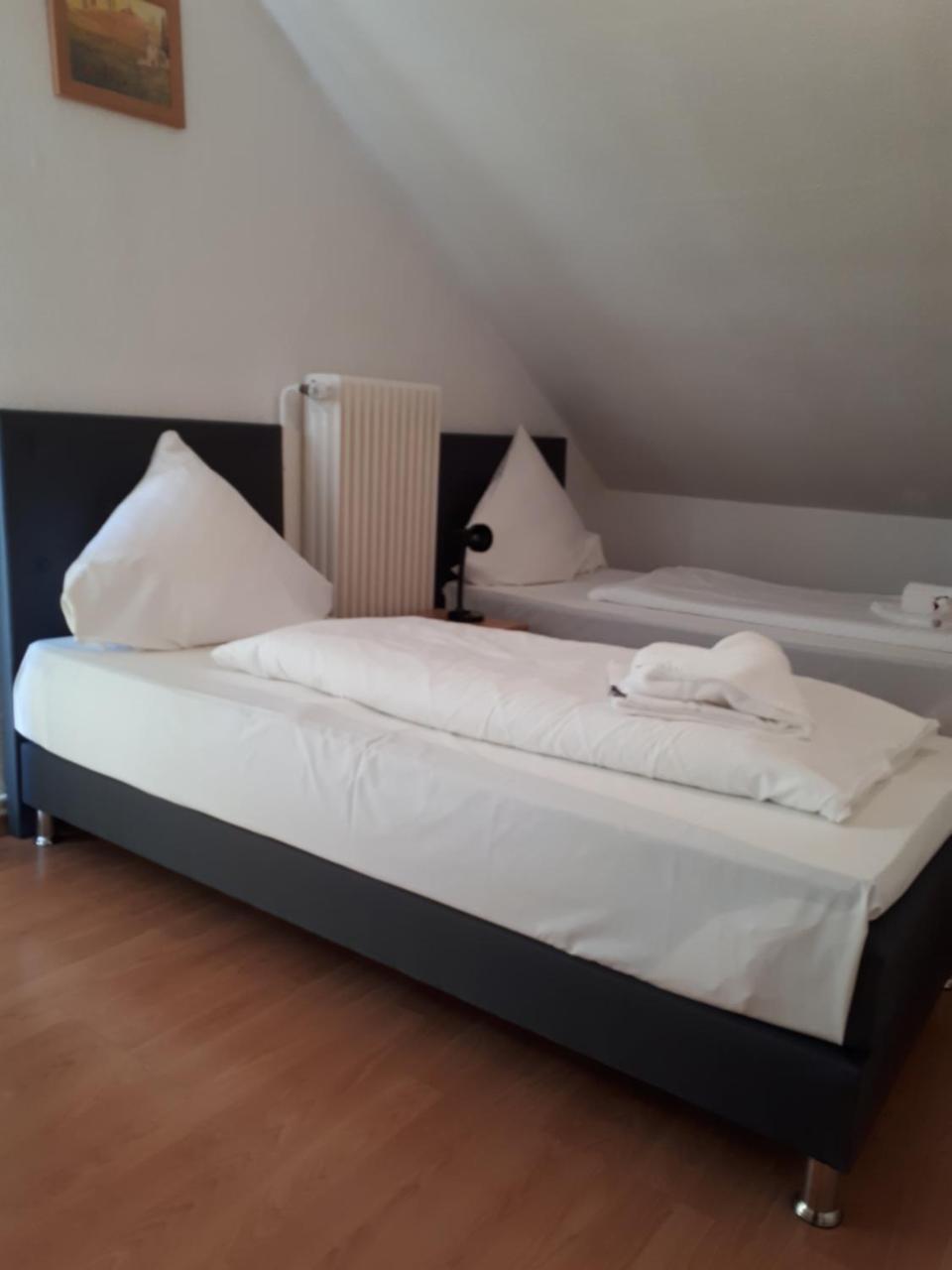 Hotel Taverne Inos Laatzen Екстериор снимка