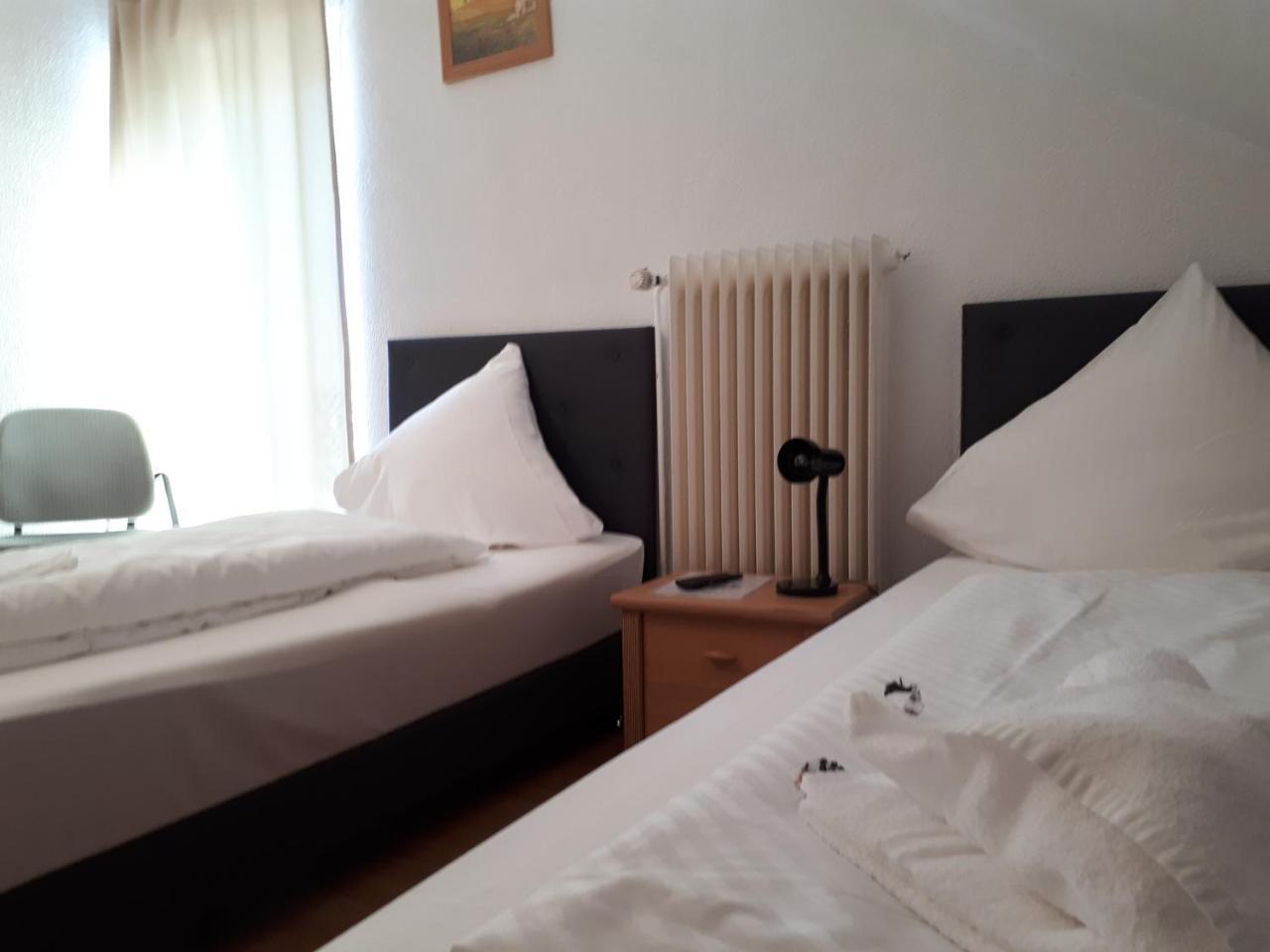 Hotel Taverne Inos Laatzen Екстериор снимка