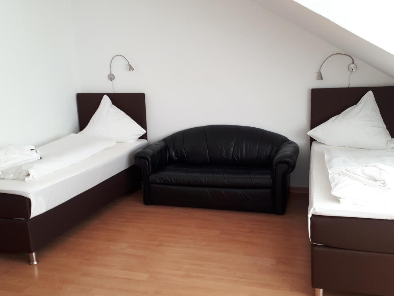 Hotel Taverne Inos Laatzen Екстериор снимка
